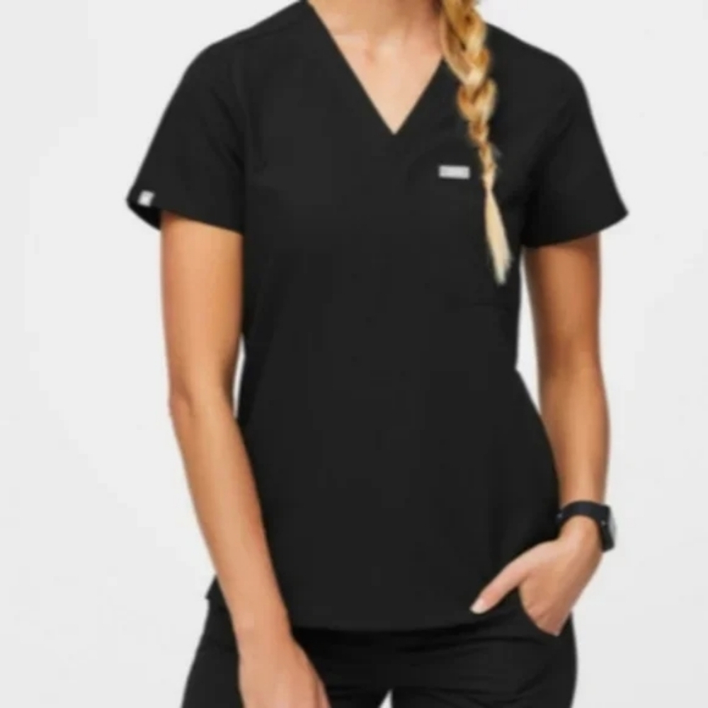 FIGS Women's Black Catarina One-Pocket V-Neck Scrub Top Size Small